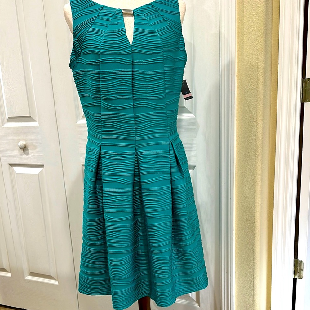 Elegant Teal Sleeveless Dress